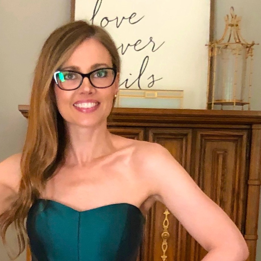 Meet Your Posher, Jennifer
